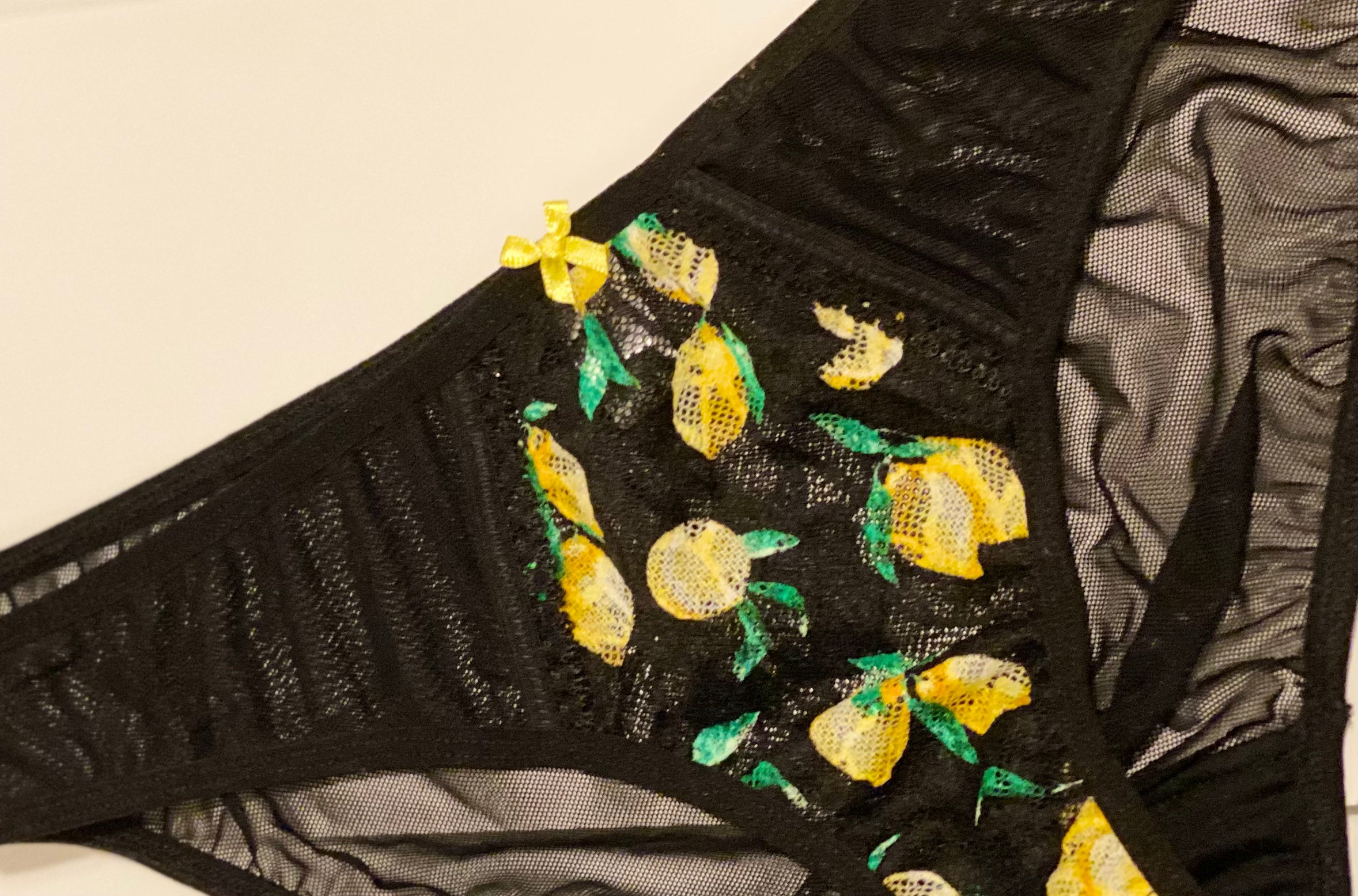 LACE GRAPHIC PANTY- Lemonade